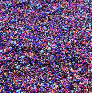 DROBNE KORALIKI SEEDS SUTASZ MIX KOLORÓW 2MM 1KG